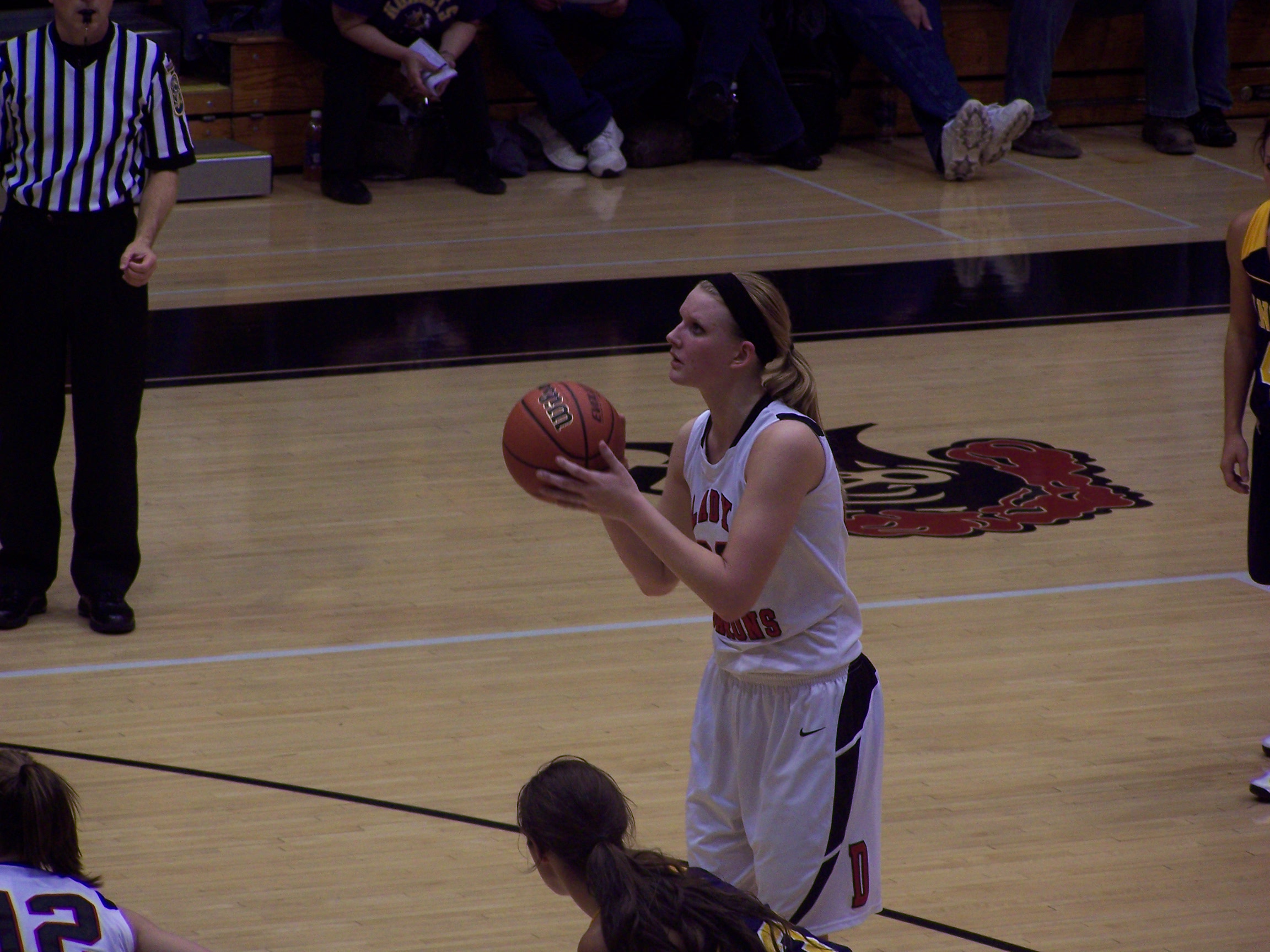 Lady Barons Open With Loss to Angola